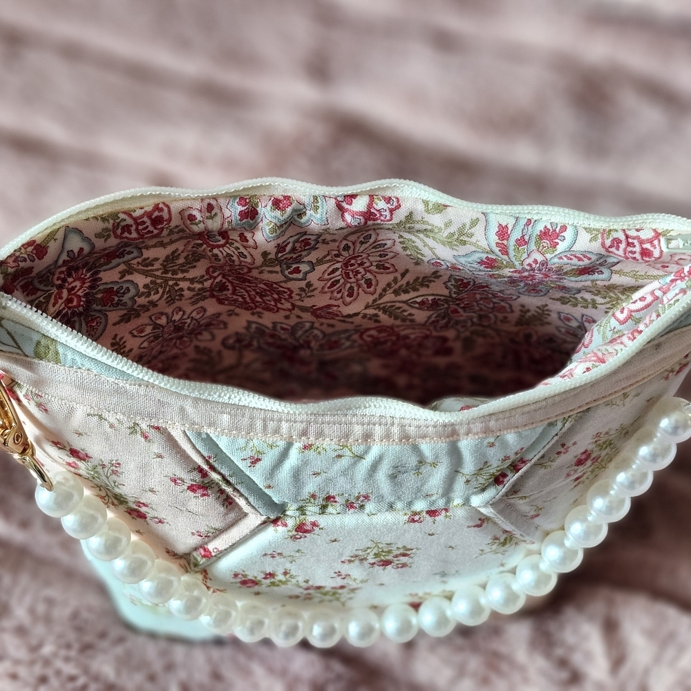 Floral Patchwork Women's Bag with Pearl Strap - Picture 6 of 7